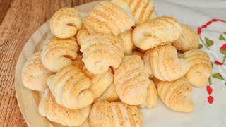 BISCOITO DE QUEIJO ASSADO FÁCIL E RÁPIDO [upl. by Petie416]